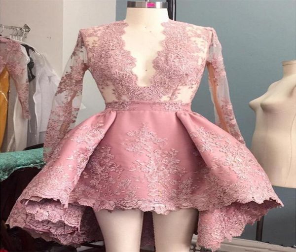 Vestidos de cocktail de renda rosa com alta baixa