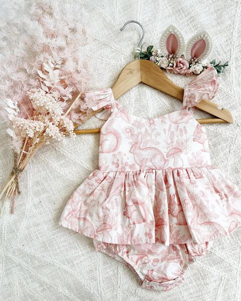 Baby Girl Romper/Girl Dress Cartoon Print Print Design Design Ruffle Hem милое платье комбинезон летний наряд 240409