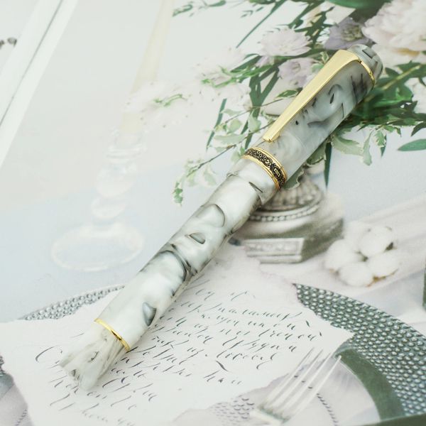 Pens New Kaigelu 316a celulóide caneta lindas padrões de mármore branco Iridium ef/f/m nib caneta escrita de caneta de tinta comercial caneta de tinta