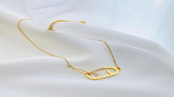 Colar de colar de ouro de grife pingente de pingente de diamantes queixo de luxo de luxo jóias pérolas colares femininas chins 2204152d1689213