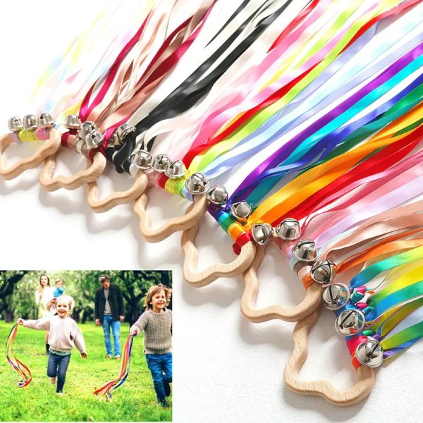 Rainbow Hand Kite Ribbon Runner Streamer With Rattle Wood poderia estrelar a formação de vanja -vento da dança de brinquedos de brinquedos de brinquedos educacionais para ZZ