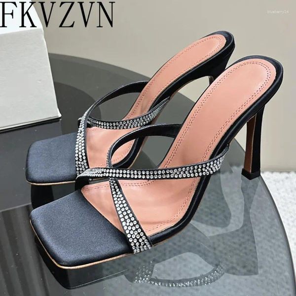 Slifori Rhinestone Catene Spettate di punta per le donne scivolano su sandali sexy tacchi alti gladiatore stiletto cristalli neri