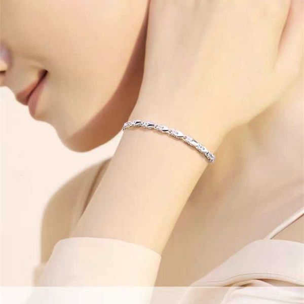 Vier Blattklee Elektroplattiert 999 Silberarmband für Mädchen Licht Luxus Nische Exquisites Armband Schmuck Geschenk für Freundin