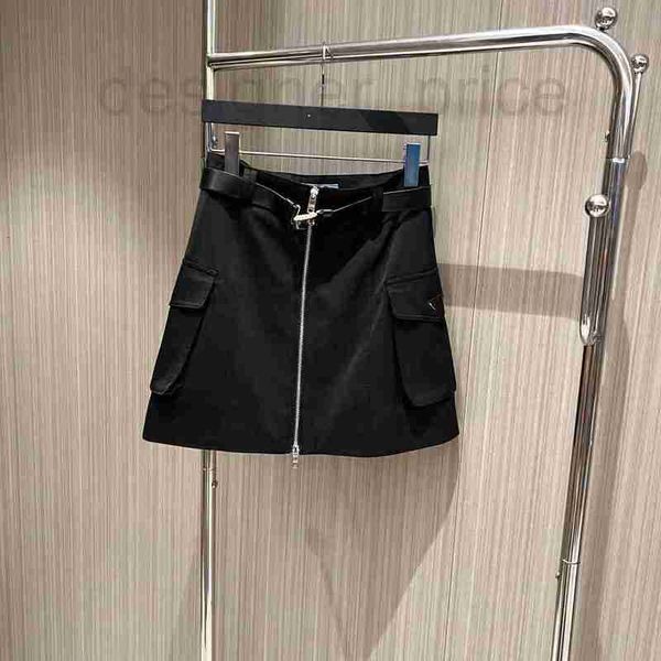 Saias Designer 2024 Primavera/verão Triângulo de ferro Belt Belt Zipper Salia dividida Estilo de trabalho feminino Pocket Double Modyable Short Skirt 9eow