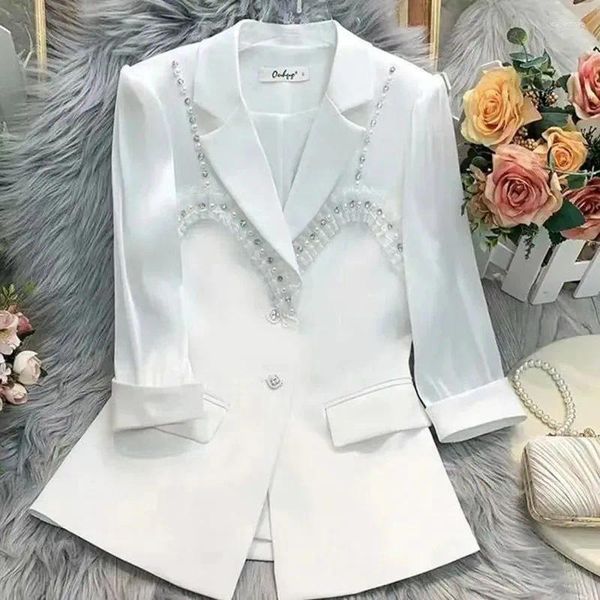 Frauenanzüge 2024 Blazer Perlen Paillettes Weibliche Sommer -Sonnenschutzmantel weißer Anzug Jacke Ladies Mode dünne schwarze Strickjacke Tops