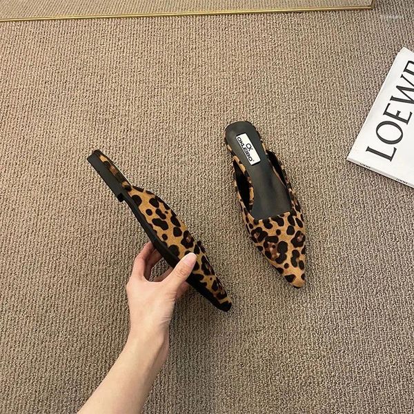 Sapatos casuais pontudos de malha de moda leopardo feminino chinelos femininos saltos baixos slide elegantes damas ao ar livre