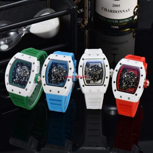 Avanadores de pulso feminino 3 pinos da moda Sports Casual Quartz Assista Men's Waterspert Silicone Watch Watches272f