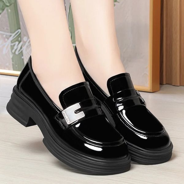 y Loafers ayakkabıları 2024 bahar kadın stil slip üzerinde siyah tek pompalar ayakkabı moda kızlar kalın taban topuk 240417