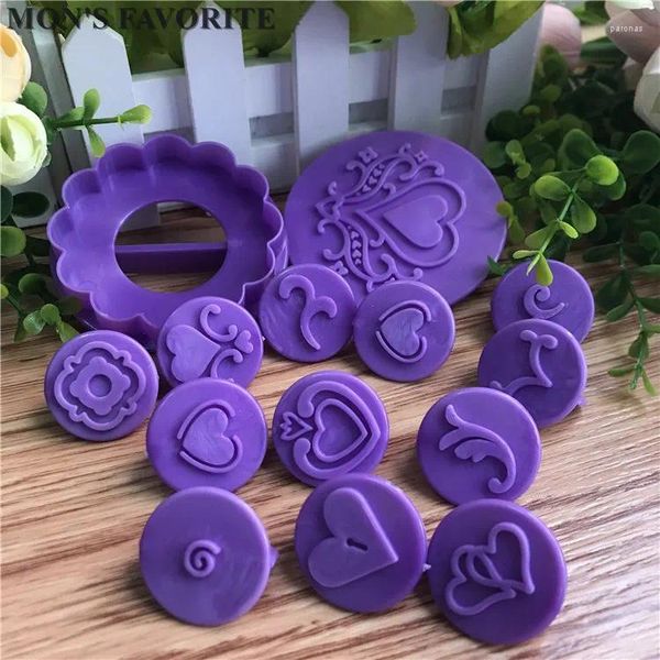 Moldes de cozimento 14pcs Coração Flower FOODANT Bolo Decorating Conjunto de biscoitos Cutter Mold Mold Cupcake Molde de gravação E837