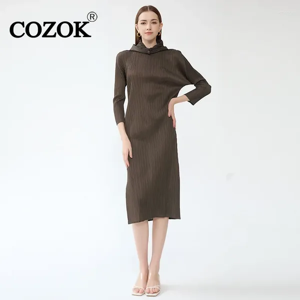 Vestidos casuais Cozok 2024 Vestido A-Line Dress Spring A-line Solid Slova longa Slim com capuz