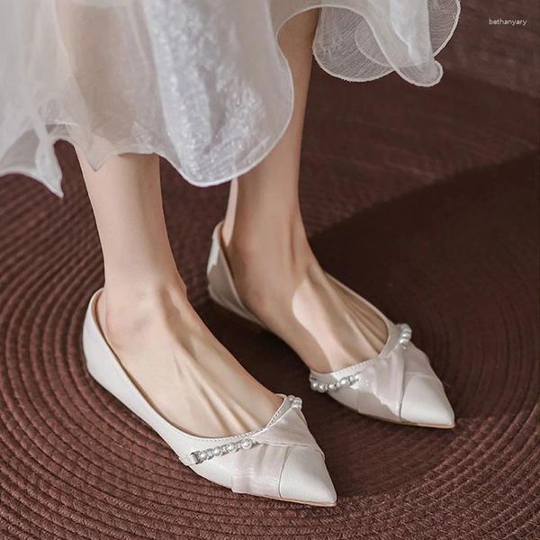 Scarpe casual perline per perline Donne sandali Abito puntato di punta che cammina estate 2024 designer accogliente ufficio zapatillas de mujer