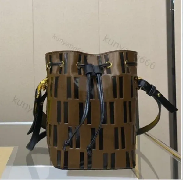 Bolsas de ombro de ombro de alta qualidade Mini Bolding Saco de Luxo Designer de Luxo Bola Crossbody Bolsa de couro feminino Bolsas de couro por atacado