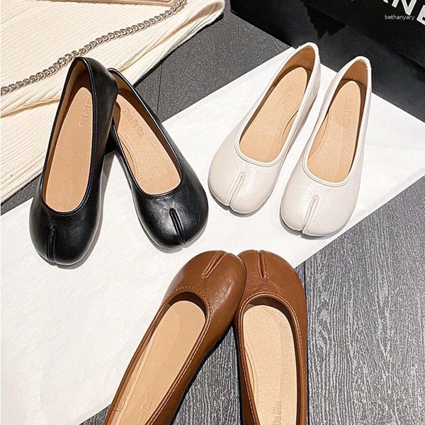 Scarpe casual Novità Trotter Woman Tabi Ninja Slip Toe Flats 2024 Japanese Latita Slitta su mocassini Mocasines in pelle solida