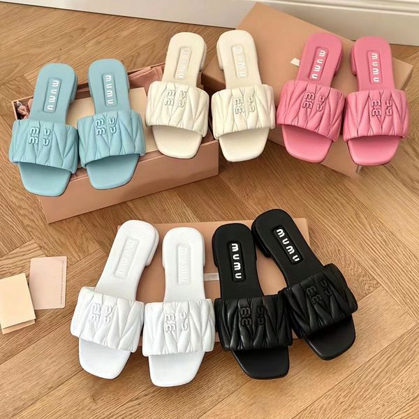 Neuer Stil Matelasse Casual Schuh Sandalen Slipper Loafer sexy Frauen Schieberegler Pool Manns Luxusdesigner Outdoor Flat Nappy Leder Slide Frau Sommer Mule Sandale Geschenkbox