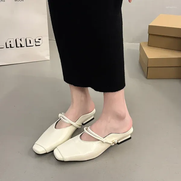 Sapatos casuais minimalistas e elegantes saltos de inclinação baotou meio chinelos para feminino sandálias de beleza de fundo plano de verão 2024