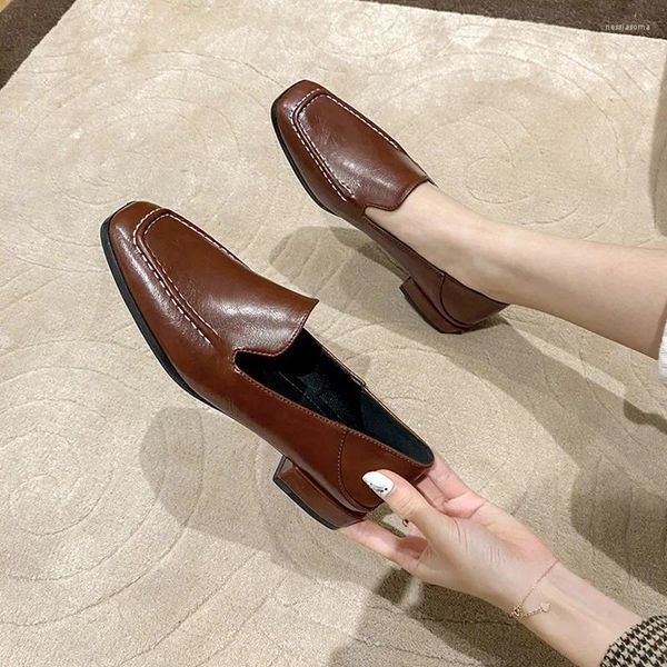 Sapatos casuais bombas de salto baixo raso para mulheres cocôs de costura de estilo britânico de cor sólida feminina de calçados de moda de dedo do pé Zapatos