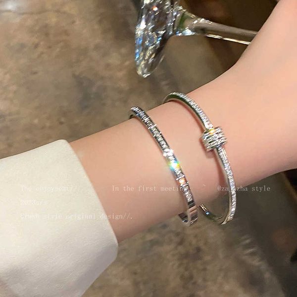 Серебряный h-letter Zircon Titanium Steel Bracelet For Girls 2024 Новая пара ручной работы легкая роскошь и уникальный изысканный браслет
