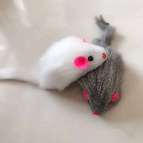 Oyuncaklar 5 adet sahte fare kedi evcil hayvan oyuncakları kedi uzun saçlı kuyruk fareleri ses çıngıraklı yumuşak gerçek tavşan kürklü ses gıcırtılı oyuncak kediler için
