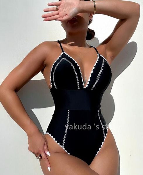 2024 Bikinis Set Luxury Bikini Bikini Bikini Bikini Bikini Yakuda Tief getailte Gradientendruckgurt Druck ausgehöhltes Schnüre -up in Hohlstahl Ring Quasten integriertes Design