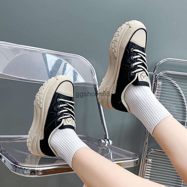 White Casual Woman Designer Red Girls Shoes Black Women Mulheres ao ar livre Design de moda feminina Treinadores esportivos Sports Sneakers Tamanho 35-40