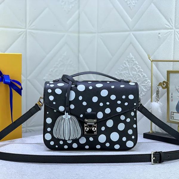 Женские сумочки кошелек метис мессенджер мешок поперечного кузова Майкл Кадар подлинный кожаный рисунок