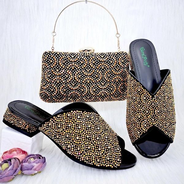 Sapatos casuais Doershow vendendo italiano e bolsa Conjunto de bolsas Africano Sapato de casamento Itália Mulheres de verão!HGO1-21