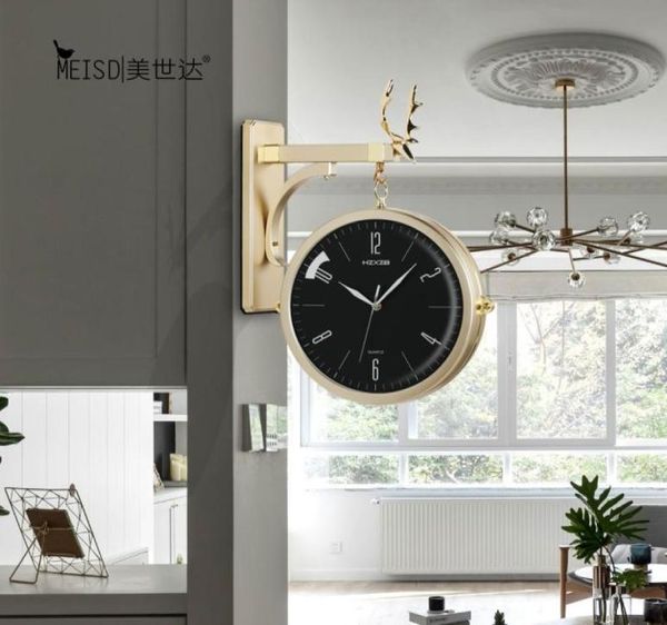 Двусторонняя круглая стены станции часы часов с двойными настенными часами винтажные ретро -декор металлический каркас стеклянный циферблат 21767686