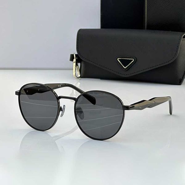Runde Sonnenbrille Womans Brille Moderne europäische und amerikanische Stil schwarzer rund Qualität Sun Uv400 Schutzschatten Brillen Jndf