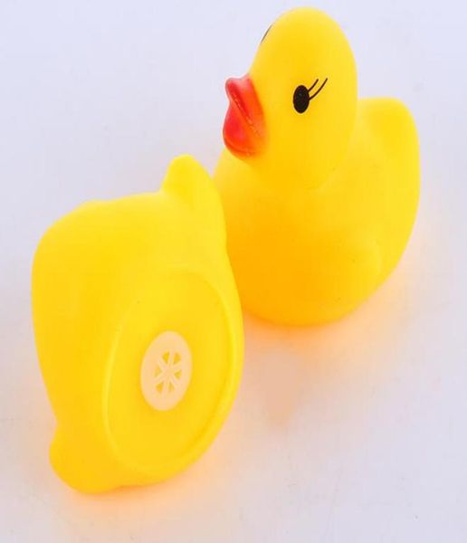 Sevimli mini ördek sarı yumuşak kauçuk şamandıra sıkma ses bibi ses dabbling oyuncaklar bebek yıkama banyosu hayvan oyuncaklar banyo toy3812351