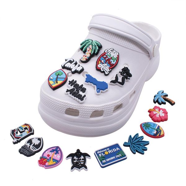 Anime Summer Beach Island Charms por atacado Memórias de infância Funny Gift Cartoon Charms Acessórios para sapatos PVC Decoração de fivela de borracha macia Charms