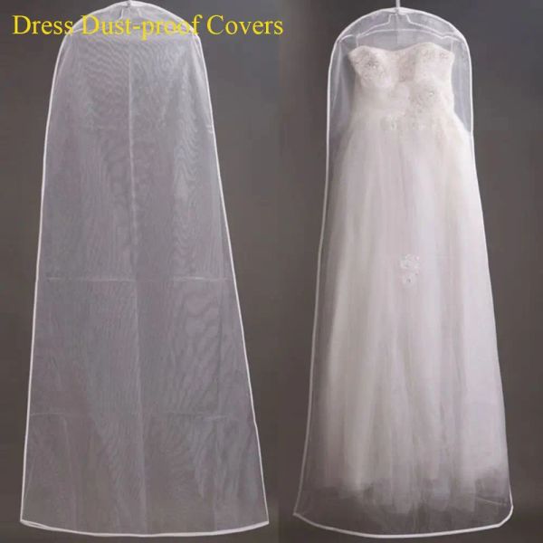 Обложки пылепроницаемой одежды покрывают одежду для свадебного платья защитники невесты.