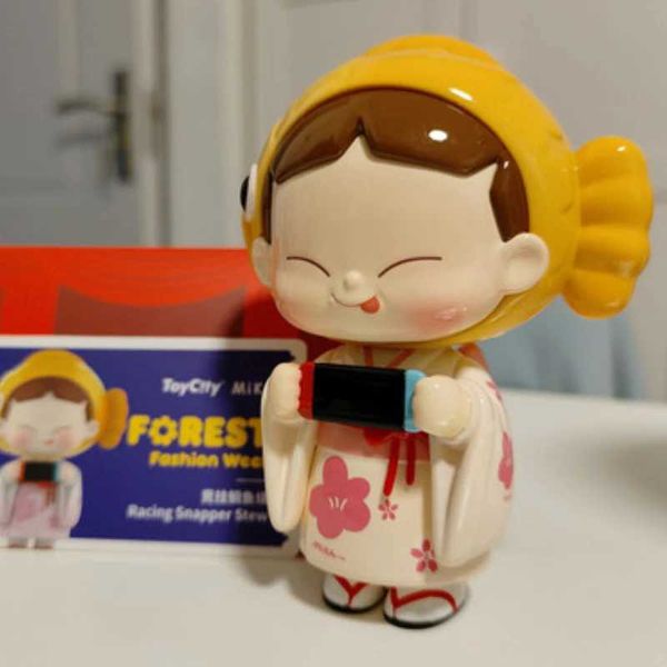 Blind Box ToyCity Mika Forest Week Series Series Blind Box Toy Action Figure Modello Mystery Box Ornaments Collection Gol Regalo Surprise Y240422