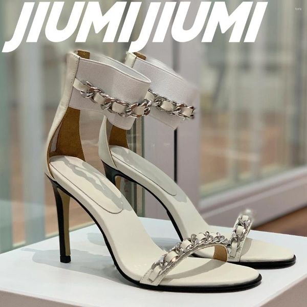 Сандалии S jiumijiumi Женская женская обувь кожаная лодыжка с высоким каблуками с твердым крышкой металлическая цепь декора сексуально