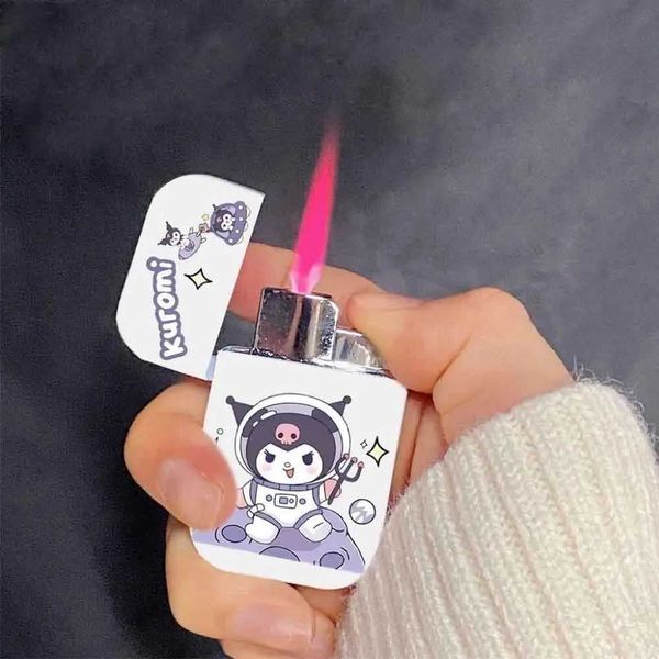 Lighters Miniso niedliche Kuromi Cinnamoroll Red Flame Windproof hellere Zigaretten -Lichter Geschenk Raucher Gadget für Männer und Frauen Geschenk T240422