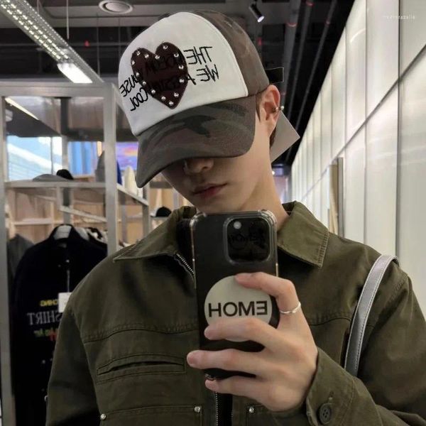 Top Caps Ins Moda Perçin Aşk Çıkartma Beyzbol Kadınlar için Kore Niche Street Hip Hop İlkbahar ve Yaz Güneş Koruyucu Erkek Şapkaları