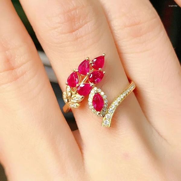 Anelli a grappolo Rosso Ruby Gemsones 5A Zircone Diamonds for Women Bande di dito irregolari Regali di compleanno di gioielli vintage di alta qualità Bijoux