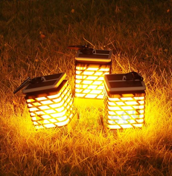 LED Lâmpadas solares à prova d'água Luzes solares solares penduradas para o jardim ao ar livre Lâmpada de lâmpada de lâmpada de lâmpadas de plástico Lâmpadas de chama DB2825514