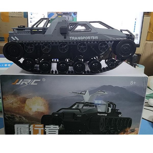 Carro novo grande tanque de controle remoto elétrico Offrote Tanque Highpeed Remote Control Car Spray Spray Car RC Toy Boy Toy
