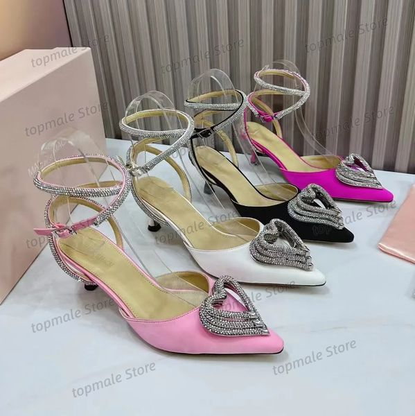 Lüks Tasarımcı Moda Kadın Elbise Ayakkabıları 6.5cm Yüksek Heels Saten Kalp Şekleli Ayak Bileği Kayışı Toka Saçlı Ayak Parti Partisi Sandalet