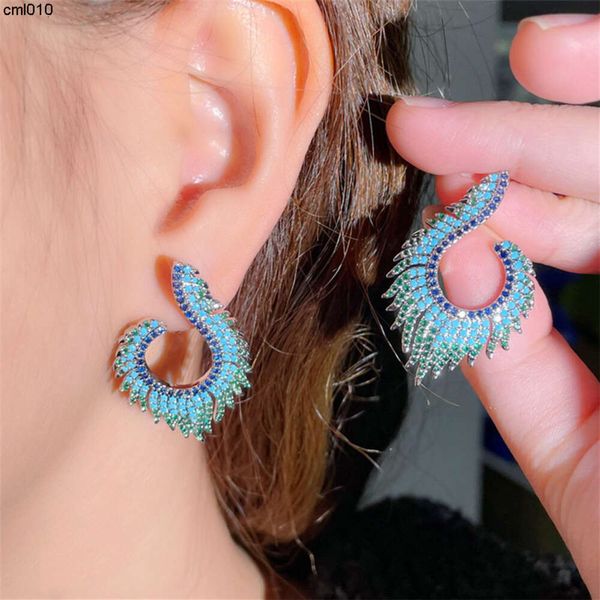 Bohemia Blue Feather Designer Earraring for Woman Aaa Cubic Zirconia Copper Women Wedding Engagement Orecchini a bobina Diamante Gioielli in argento Sterling.