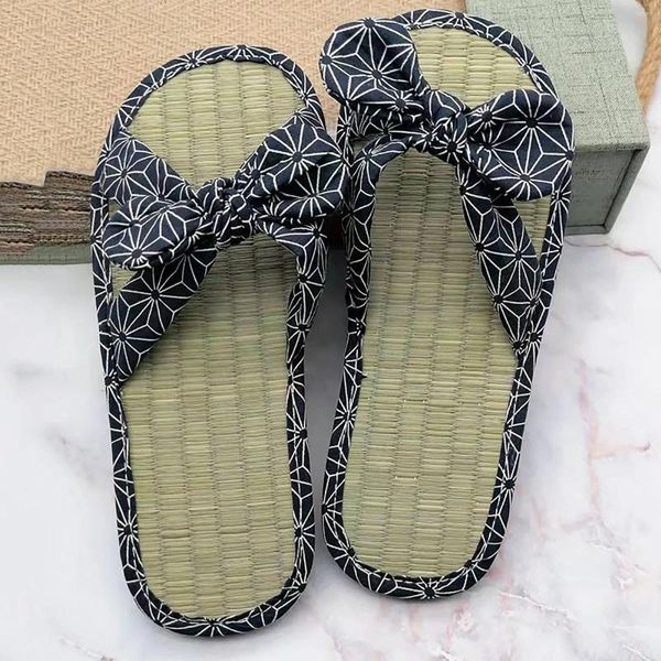 Hausschuhe für Frauen flach bequeme Nicht -Slip -Sandalen Stille Rattan Flip Flops