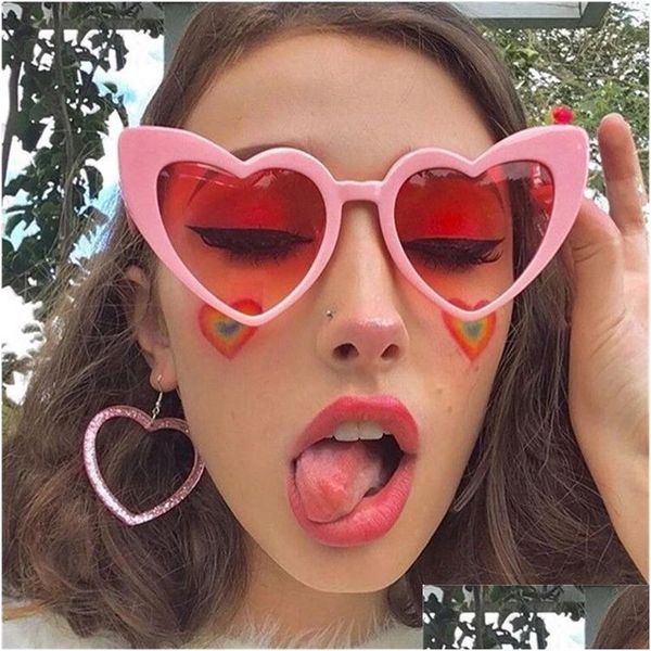 Moda de óculos de sol Moda UV400 Proteção não polarizada Love Heart Sun Glasses Clear Lens Pycing 230629 Drop Delivery DHney