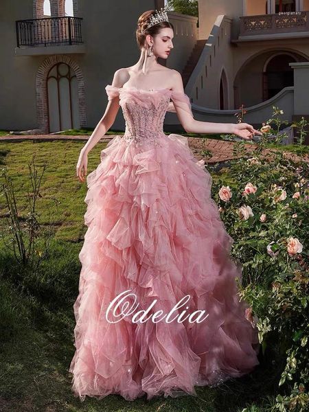 Платья по взлетно -посадочной полосе розовые многоуровневые роскошные роскошные скинки с блестками женщина вручную от плеча лодки шеи Tuler Toast Toast вечерние платья