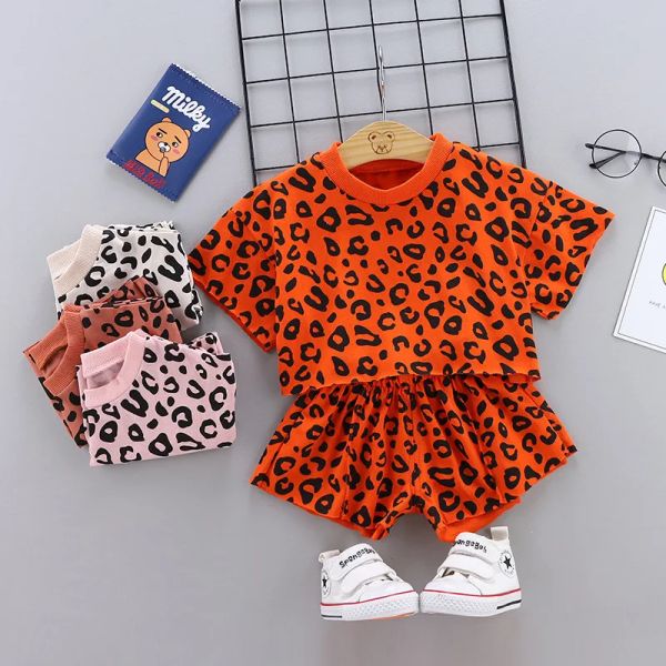 Tişörtler Erkek Kız Leopar Baskı Pamuk Çocuk Tshirts Setler Bebek Giyim Yaz Yenidoğan Bebek Sporları 2 PCS Setleri Toddler Kız Giysileri Set