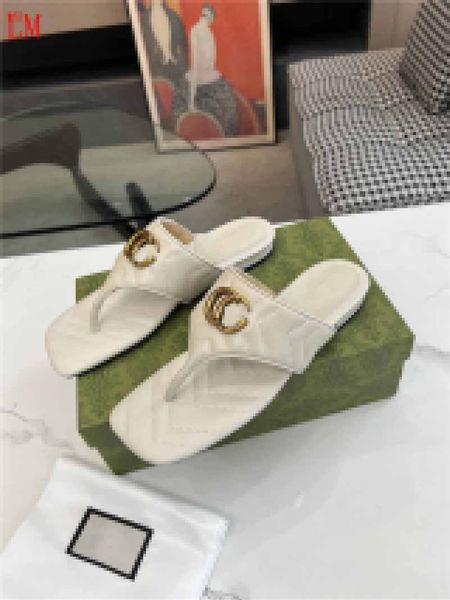 Дизайнерские роскошные мармонт Женщины T-ремешки белые сандалии кожаные квартиры обувь шевронная стеганая кожа.