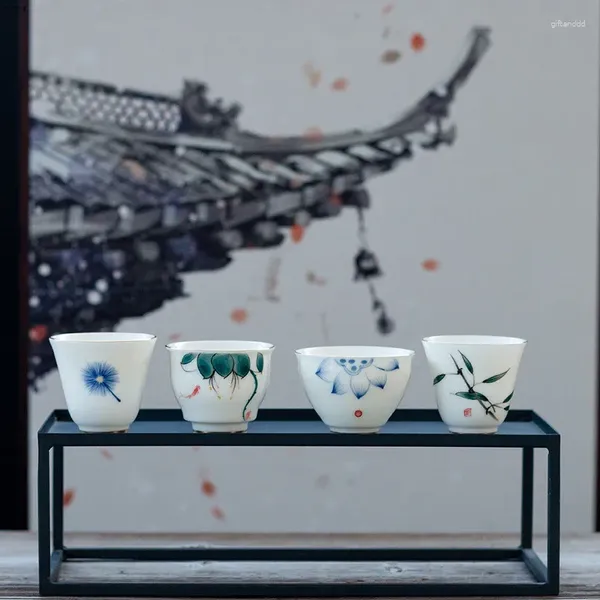 Tazze da tè in stile cinese puro dipinto a mano in pelle di pecora set di tazza d'oro Acqua in ceramica blu bianco e regalo 6pcs/lotto