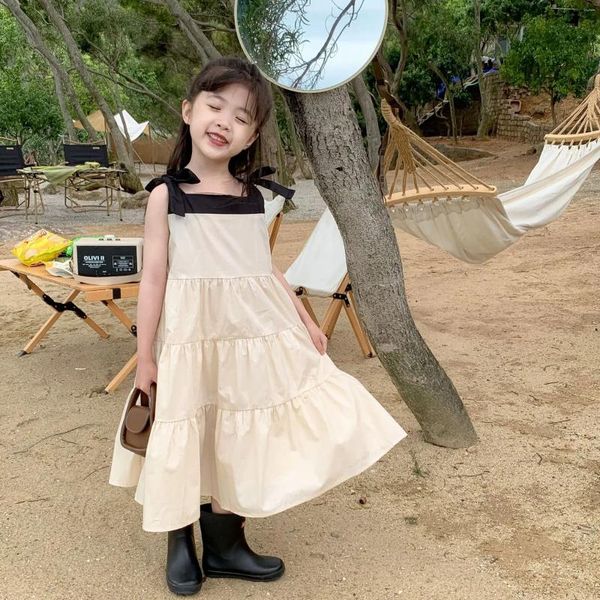 Vestidos de menina 2024 Summer Girls 'Black and White Contrast Color Western Style Corean Temperament Suspender Scury in Children's