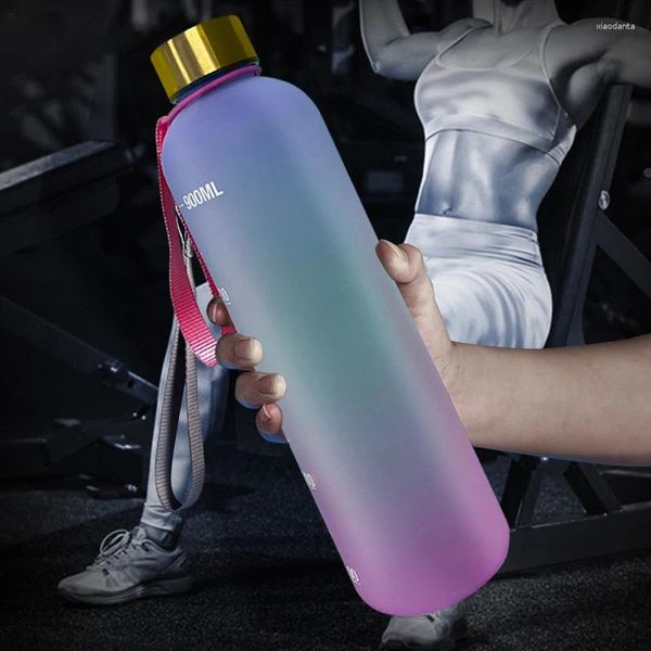 Wasserflaschen 1000 ml Mode große Kapazität Zeitskala Sportflasche Frosted Cup Leck Proof Plastik im Freien Picknick -Fitness -Krüge