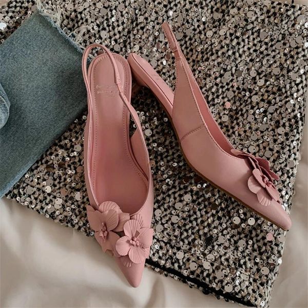 Scarpe casual sandalis mujer veno 2024 in pelle di pecora estiva puntata di punta sandali a tacco di fiore per le donne di lusso