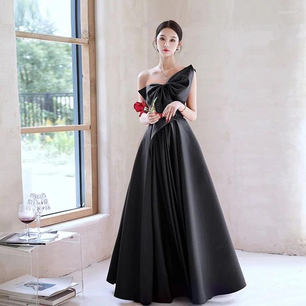 Abiti per feste Black One Spalla sera 2024 Abito Slim Waist senza spalline abito da sposa lungo femmina Elegante abito da ballo in raso elegante